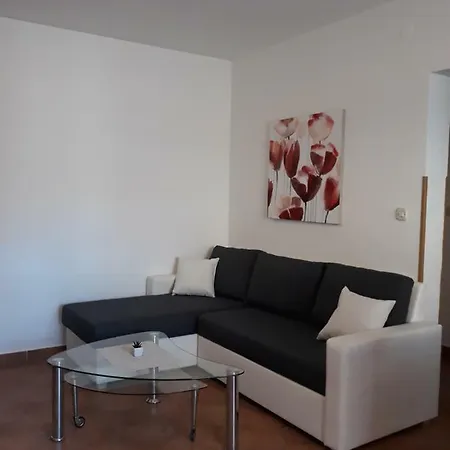 Lean Apartman