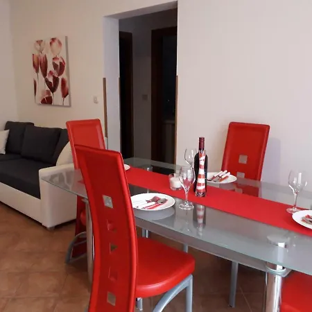 Lean Apartman